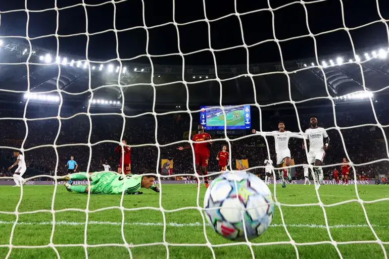 ريال مدريد فاز على روما 4-3 في مباراة غزيرة الأهداف بدوري أبطال أوروبا (رويترز)