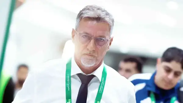اليمن يقصي البحرين ويطيح بمدربه في خليجي 27