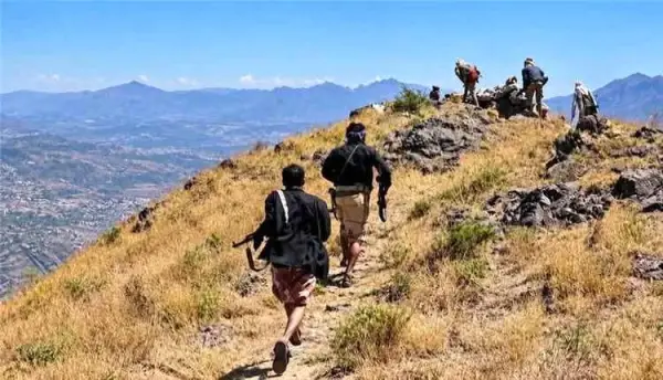 الجيش يصد هجمات حوثية على تعز