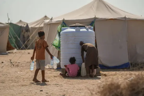 تحرك حكومي ودولي لفتح ممر إغاثي لتعز خلال أيام