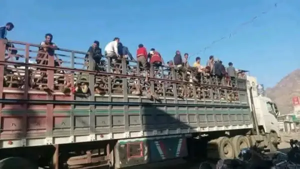 الضالع تشهد ترحيل مئات الشماليين بذريعة الاشتباه