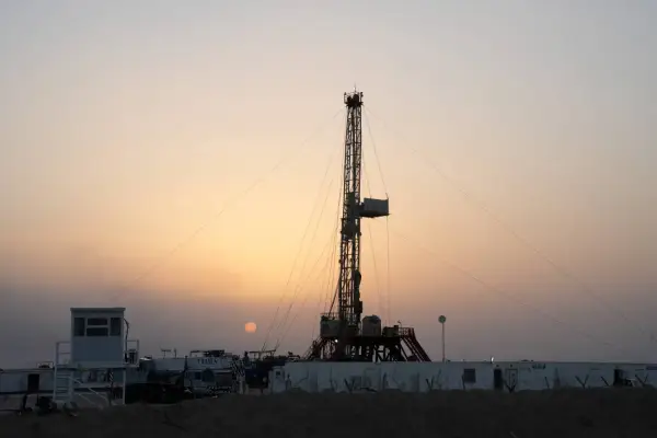 النفط يتراجع مع آمال استئناف مفاوضات امريكا وايران