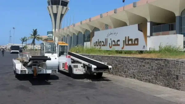 استئناف حركة الطيران في مطار عدن بعد هجوم حوثي