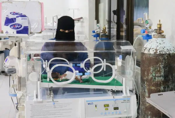 أزمة صحية خانقة في تعز تنذر بتوقف المستشفيات خلال ساعات